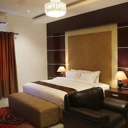Singapore City Hotel Batu Bara Sungaibalai Bagian luar foto