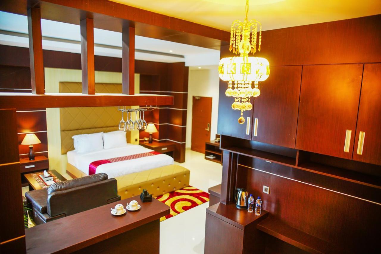Singapore City Hotel Batu Bara Sungaibalai Bagian luar foto