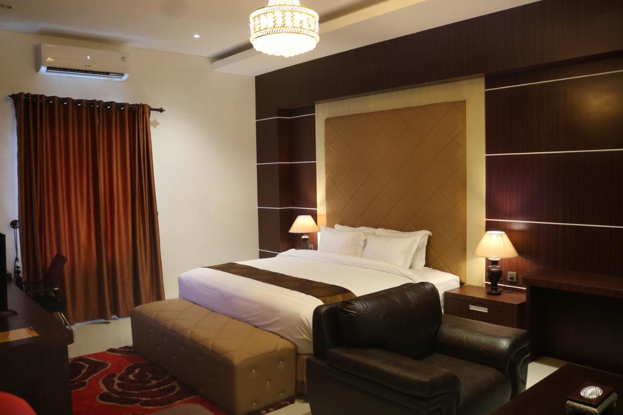 Singapore City Hotel Batu Bara Sungaibalai Bagian luar foto