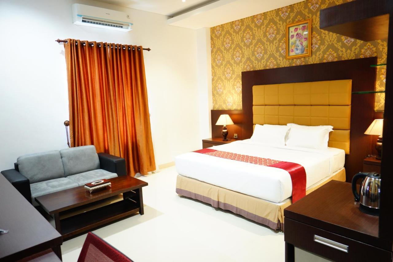 Singapore City Hotel Batu Bara Sungaibalai Bagian luar foto